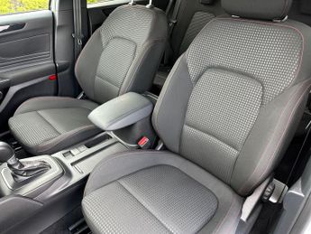 Ford Focus Estate ST-Line 1.0 MHEV 155PS Auto