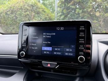 Toyota Yaris 1.5 VVT-h Design E-CVT Euro 6 (s/s) 5dr