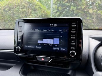 Toyota Yaris 1.5 VVT-h Design E-CVT Euro 6 (s/s) 5dr
