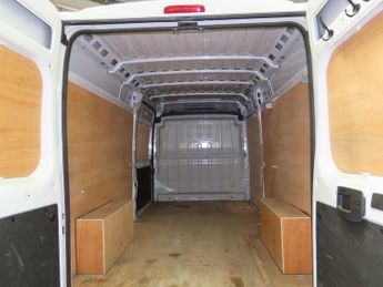 Peugeot Boxer 335 Professional Premium+ L3 H2 LWB 2.2 BlueHDi 140ps