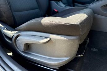 Hyundai Kona SUV 1.6 GDi (141ps) SE Connect Hybrid DCT