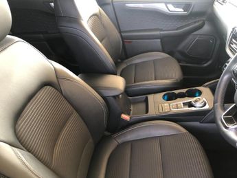 Ford Kuga 2.5 PHEV Titanium 5dr CVT