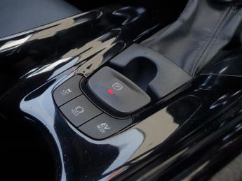 Toyota C-HR 1.8 Hybrid Dynamic 5dr CVT