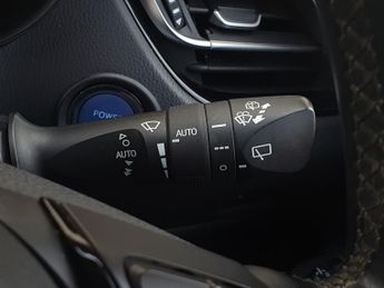 Toyota C-HR 1.8 Hybrid Dynamic 5dr CVT