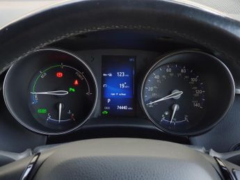 Toyota C-HR 1.8 Hybrid Dynamic 5dr CVT