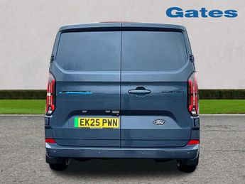Ford Transit Custom 320 SWB Limited 65kWh 100kw / 136PS Auto