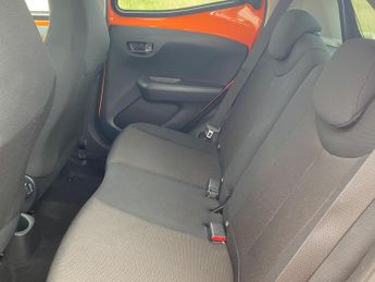 Toyota AYGO 1.0 VVT-i x-cite x-shift Euro 6 5dr