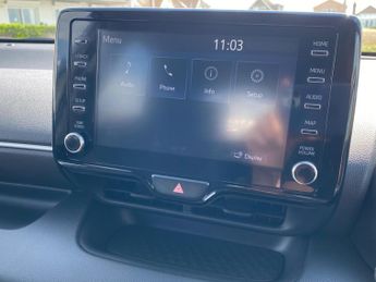 Toyota Yaris 1.5 VVT-h Design E-CVT Euro 6 (s/s) 5dr