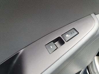 Hyundai Ioniq 1.6 GDi Hybrid Premium SE 5dr DCT