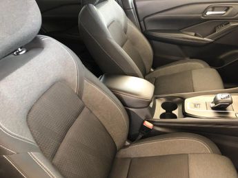 Nissan Qashqai 1.3 DiG-T MH 158 N-Connecta 5dr Xtronic