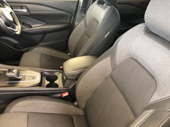 Nissan Qashqai 1.3 DiG-T MH 158 N-Connecta 5dr Xtronic