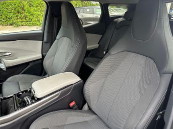Ford Explorer 5Dr Select Extended Range 2WD Auto