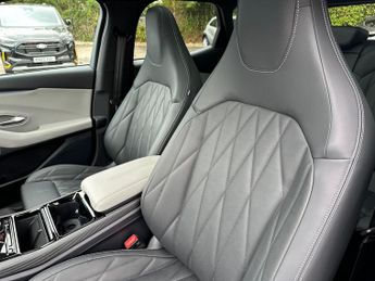 Ford Explorer 5Dr Premium Extended Range 2WD Auto