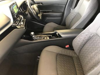 Toyota C-HR 1.8 Hybrid Design 5dr CVT
