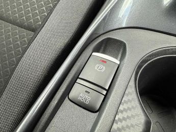 Nissan Juke 1.0 DiG-T N-Connecta 5dr DCT