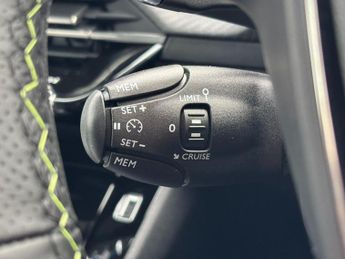 Peugeot 2008 50kWh GT Auto 5dr (7kW Charger)