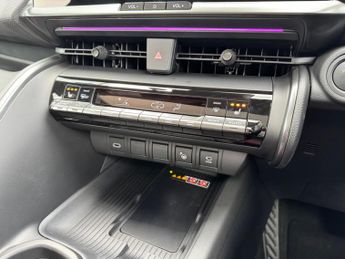 Toyota CHR 1.8 VVT-h Orange Edition CVT Euro 6 (s/s) 5dr