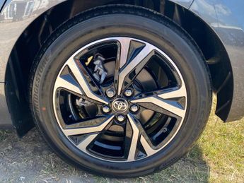 Toyota Yaris 1.5 VVT-h Design E-CVT Euro 6 (s/s) 5dr