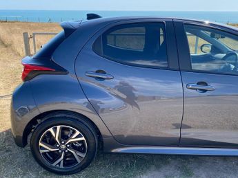 Toyota Yaris 1.5 VVT-h Design E-CVT Euro 6 (s/s) 5dr