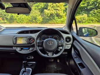 Toyota Yaris 1.5 VVT-h Icon Tech E-CVT Euro 6 (s/s) 5dr