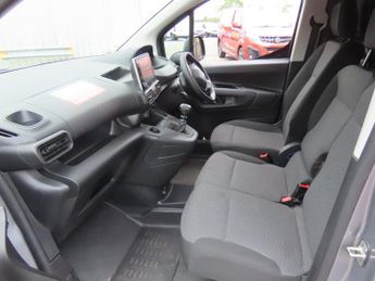 Peugeot Partner 950 Professional Premium + L2 LWB 1.5 BlueHDi 100ps
