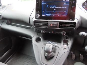 Peugeot Partner 950 Professional Premium + L2 LWB 1.5 BlueHDi 100ps