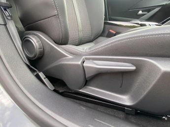 Peugeot 208 51kWh GT Auto 5dr (7.4kW Charger)