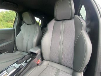 Peugeot 208 51kWh GT Auto 5dr (7.4kW Charger)