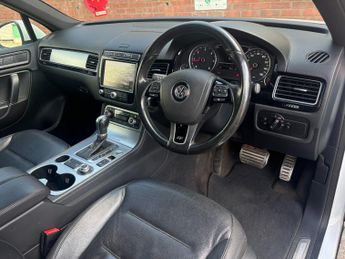 Volkswagen Touareg 3.0 V6 TDI BlueMotion Tech 262 R-Line 5dr Tip Auto