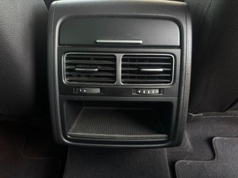 Volkswagen Touareg 3.0 V6 TDI BlueMotion Tech 262 R-Line 5dr Tip Auto