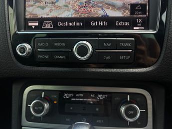 Volkswagen Touareg 3.0 V6 TDI BlueMotion Tech 262 R-Line 5dr Tip Auto