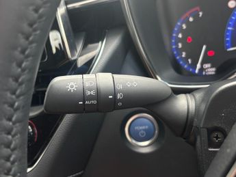 Toyota Corolla 1.8 VVT-i Hybrid Icon Tech 5dr CVT