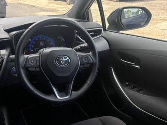 Toyota Corolla 1.8 VVT-i Hybrid Icon Tech 5dr CVT