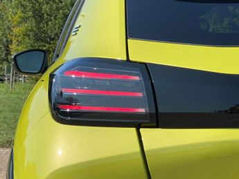 Peugeot 208 51kWh GT Auto 5dr (7.4kW Charger)