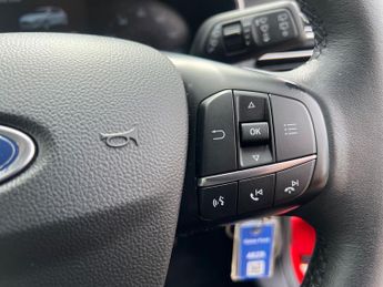 Ford Focus 5Dr Zetec 1.0 125PS Auto