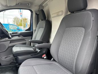 Ford Transit Custom 280 SWB 2.0 Tdci Limited 136PS Auto
