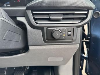 Ford Transit Custom 280 SWB 2.0 Tdci Limited 136PS Auto