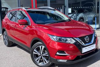 Nissan Qashqai 1.3 DIG-T (160ps) N-Connecta (Glass roof)