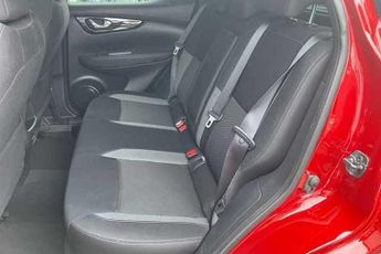 Nissan Qashqai 1.3 DIG-T (160ps) N-Connecta (Glass roof)