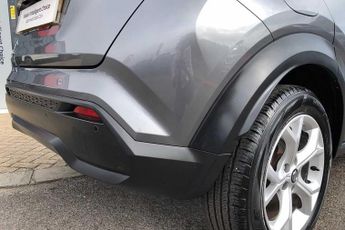 Nissan Juke 1.0 DiG-T N-Connecta 5dr DCT