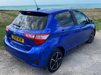 Toyota Yaris 1.5 VVT-h Design E-CVT Euro 6 (s/s) 5dr