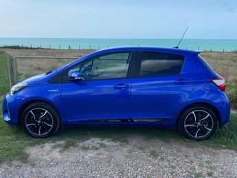 Toyota Yaris 1.5 VVT-h Design E-CVT Euro 6 (s/s) 5dr