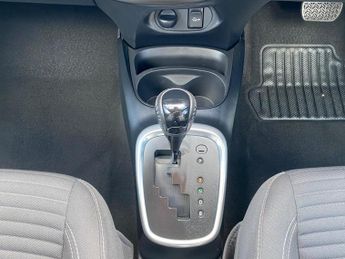 Toyota Yaris 1.5 VVT-h Design E-CVT Euro 6 (s/s) 5dr