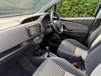 Toyota Yaris 1.5 VVT-h Icon Tech E-CVT Euro 6 (s/s) 5dr