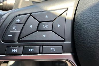 Nissan Juke 1.0 DiG-T N-Connecta 5dr DCT