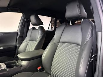 Toyota RAV4 5Dr Black Edition 2.5 Hybrid Auto