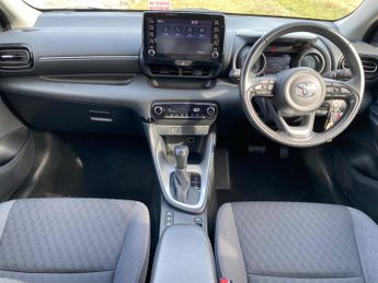 Toyota Yaris 1.5 VVT-h Design E-CVT Euro 6 (s/s) 5dr