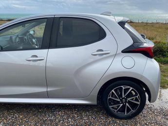 Toyota Yaris 1.5 VVT-h Design E-CVT Euro 6 (s/s) 5dr