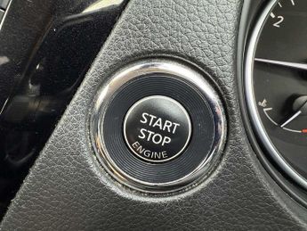 Nissan Qashqai 1.2 DiG-T N-Connecta 5dr Xtronic