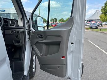 Ford Transit 350 L3 / H2 Trend 68kwh Battery 198kwh / 269PS RWD Auto